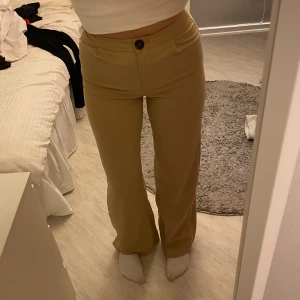 Kostymbyxor - Aldrig kommit till användning då de är för små i midjan på mig