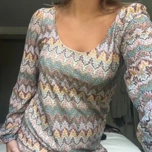 Missoni klänning - Världens finastw sommarklänning i en så sommrig färg och trendigt mönster! 