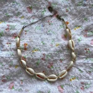 Snäckhalsband  - Säljer då det ej kommer till användning
