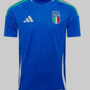 Italien tröja - Helt ny Italien tröja, aldrig använd, perfekt att ha en tröja inför EM nu i sommar, fagioli nummer 18 