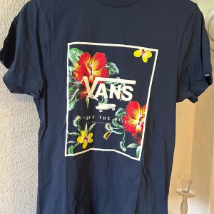T-shirt - Vans t-shirt i stl S. Fint skick 