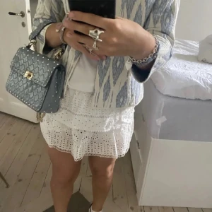 Kjol - Säljer denna för den kommer inte till användning. Så fin nu till sommaren