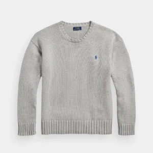 Ralph lauren stickad tröja i large  - Säljer denna då jag inte gillar den och knappt kommit till användning. Är i storlek large och true to size. Inga skambud och priset är satt. 