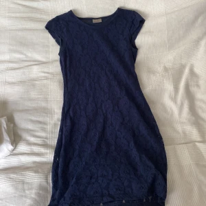 Klänning - Fin klänning från Vero Moda. Gott skick