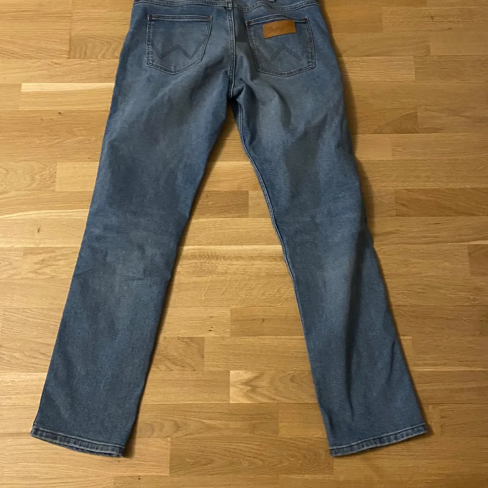Bra skick nästan oanvända storlek 30/32. Jeans & Byxor.