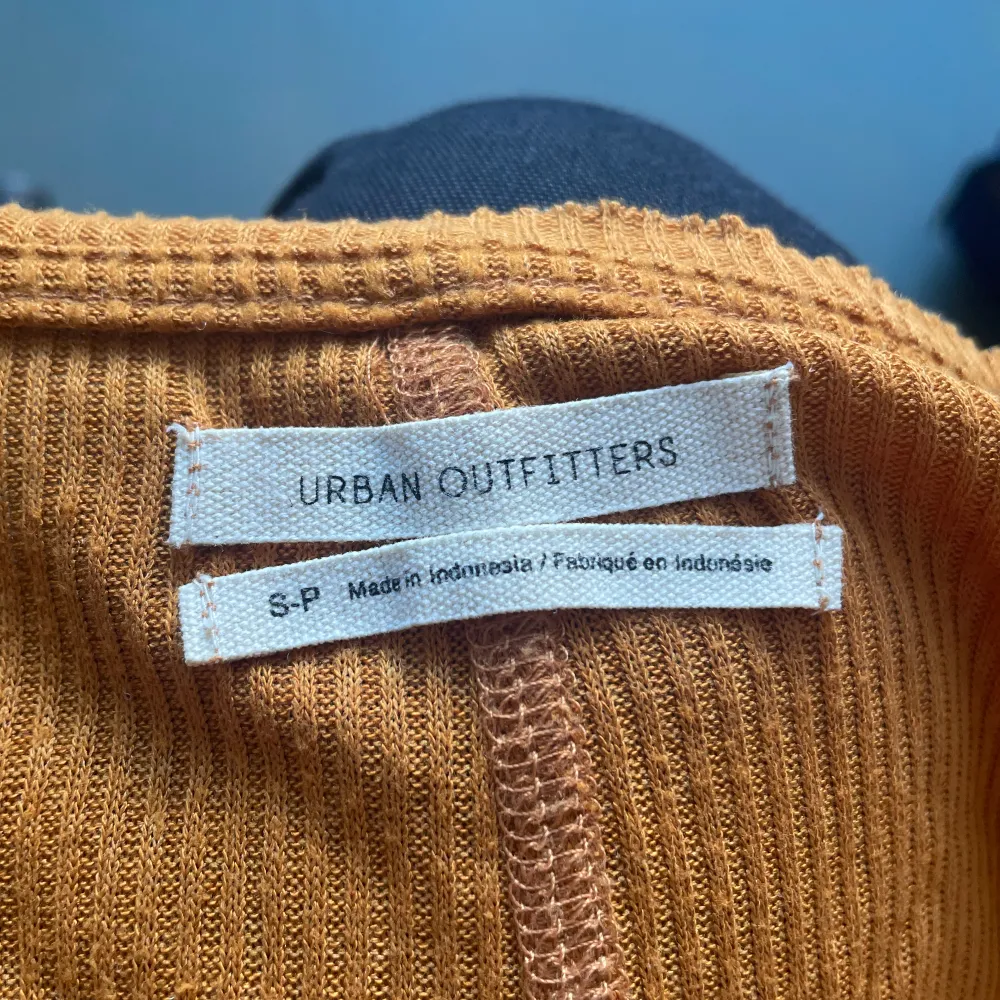 Tröja från Urban Outfitters. Tröjor & Koftor.
