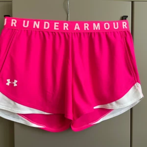 Tränings shorts Under Armor - Storlek S/M Aldrig använda men tvättat en gång 