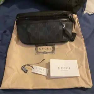 Tja säljer denna 1:1 Gucci bag för att jag inte använder den längre och den är inte min stil inga märken eller några fel på den ! Priset kan diskuteras vid snabb affär. Byten går också 