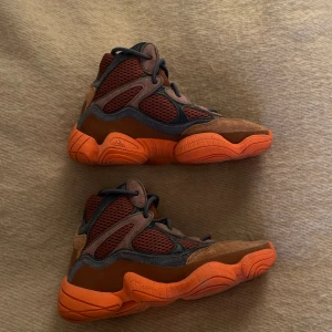 Adidas Yeezy 500 High "Tactile Orange" sneakers - Aldrig använda 