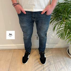 Tiger of Sweden jeans | Size - W31 L32 | Modell - Pistolero | Pris - 499kr | Modellen är ca 182cm lång | Fraktar via postnord eller instabox på köparens bekostnad | Hör av dig vid minsta fråga eller fundering // 