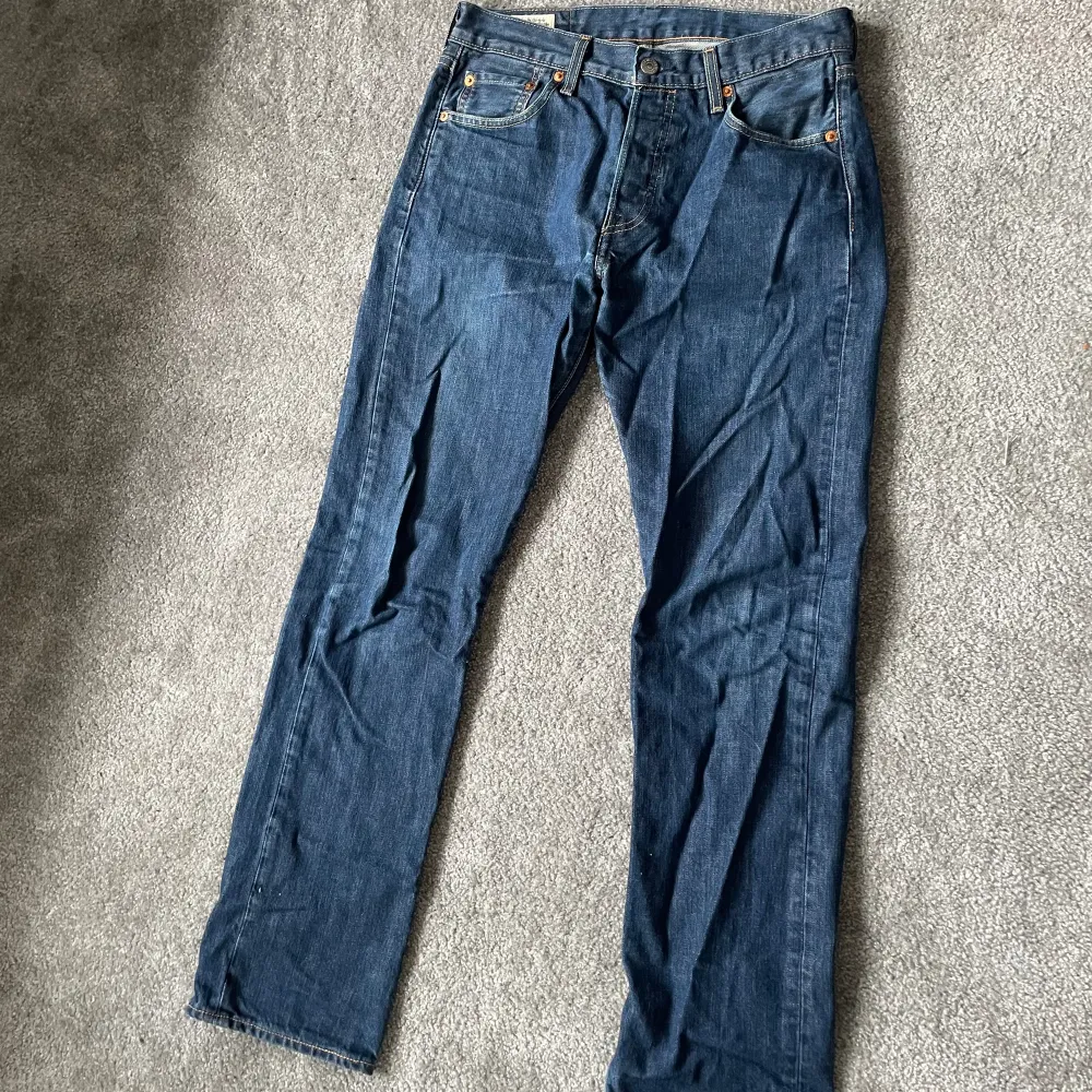 Säljer Levis 501 jeans i storlek 30/32. Jeans & Byxor.