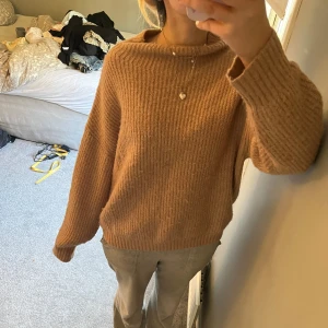 Stickad tröja - Så söt stickad tröja