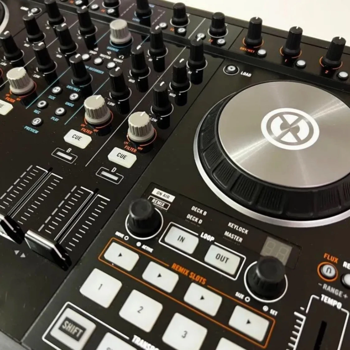 Native Instrument Traktor Kontrol S4 MK2 DJ Controller  - 91