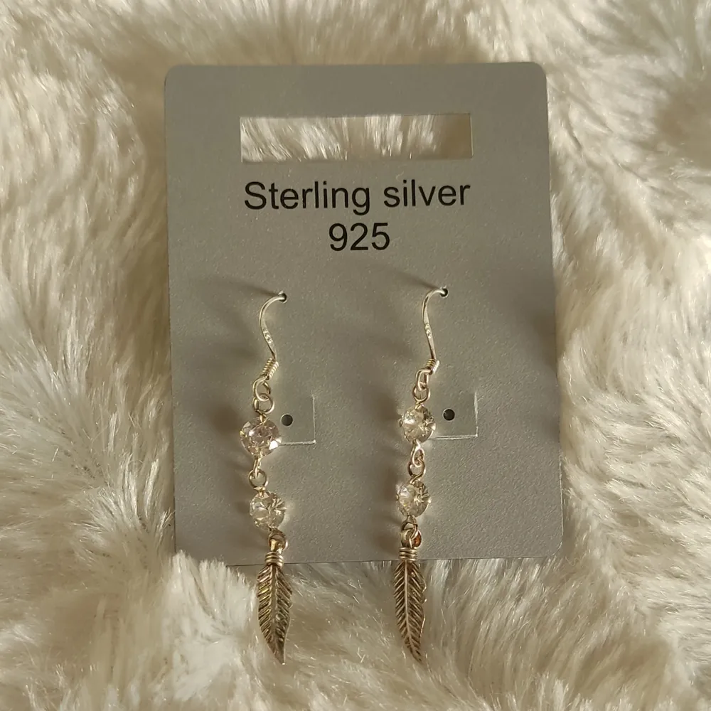 Oanvända äkta silver örhängen, köpta från Guldfynd. 925 sterling silver. Accessoarer.