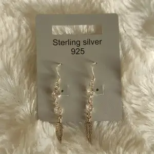 Oanvända äkta silver örhängen, köpta från Guldfynd. 925 sterling silver