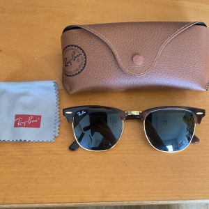 Raybans - Helt perfekta knappt använda. Ny pris 1200kr