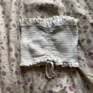 Vitt linne - Vitt linne ifrån bik bok i storlek XS! 💓