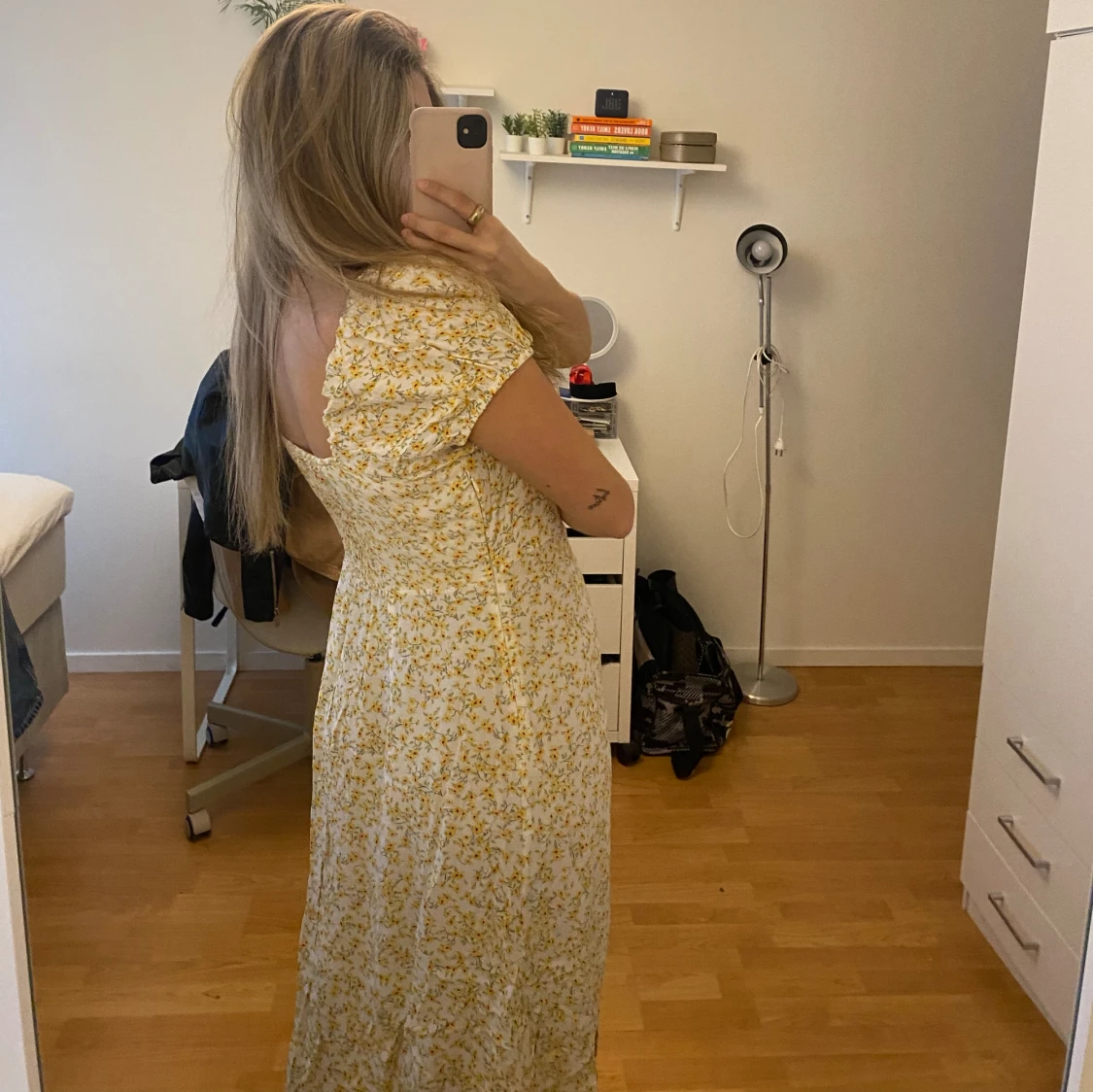 Blommig klänning - 91