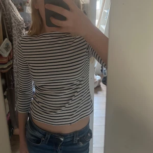 Tröja - Randig tröja med korta ärmar 