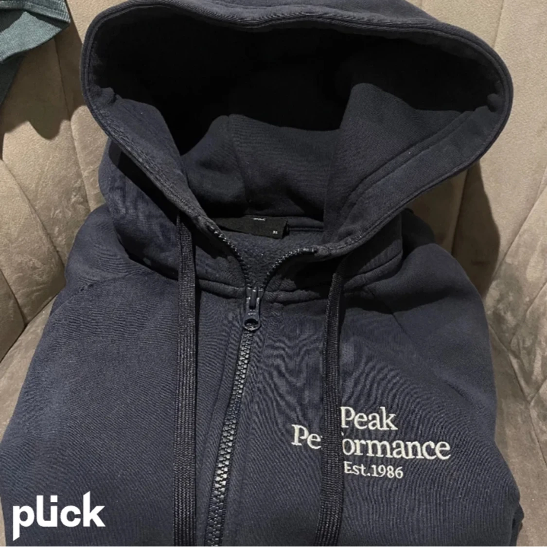 Peak performance hoddie
