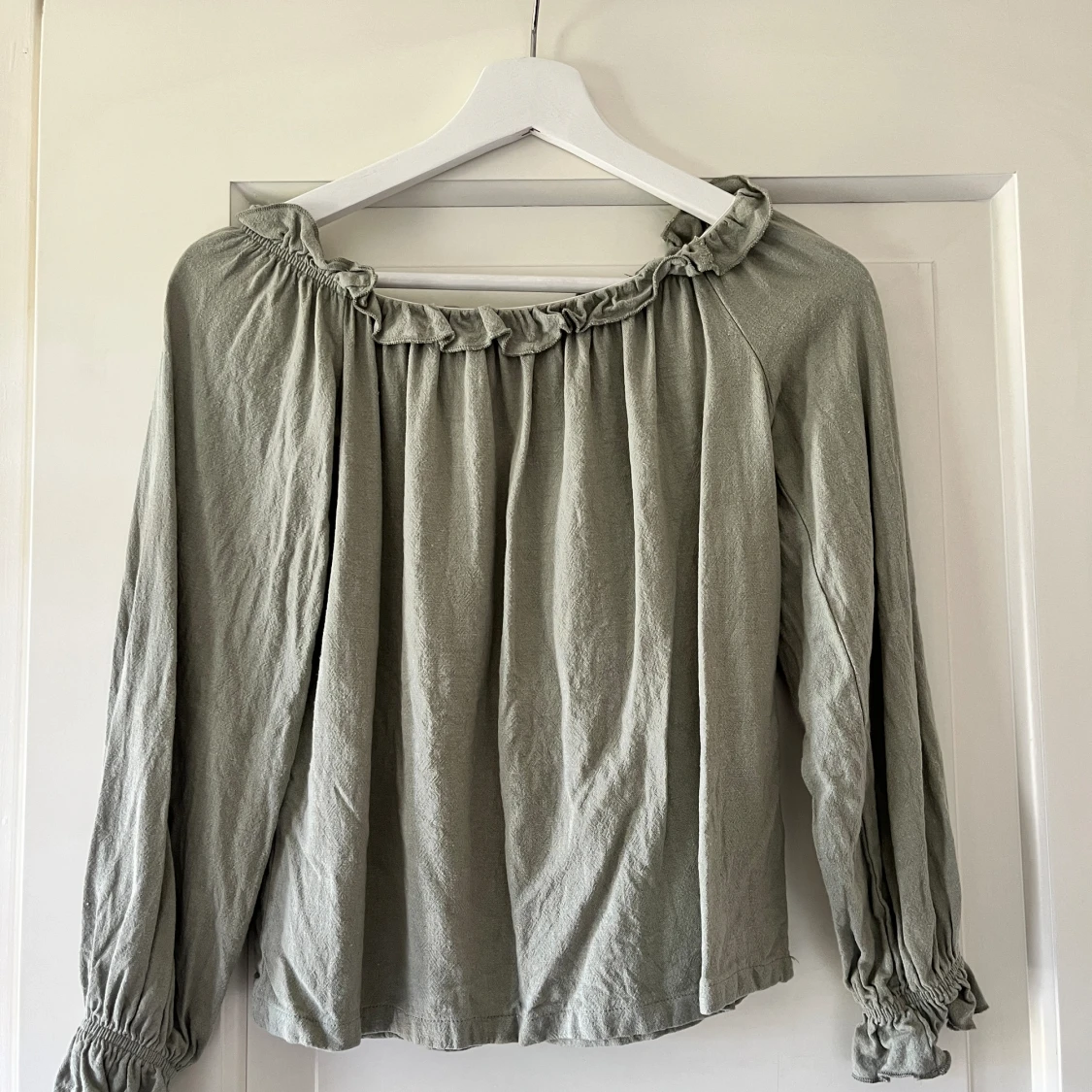 Off-shoulder blus  - 90