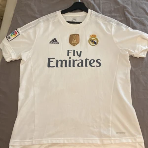 Real Madrid 15/16 hemma tröja  - Storlek L 9/10 skick 
