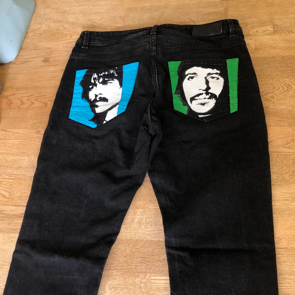 Svarta jeans med The Beatles motiv - 90