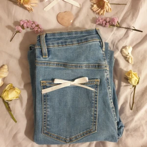 🎀Jeans🎀 - Bootcut jeans i storlek xs som är high waist.