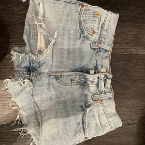 Levis jeans shorts - Levis shorts som är i bra skick! Skicka privat om ni har några frågor❤️