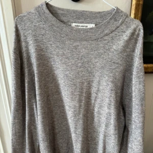 Stickad tröja  - Tröja från Carin Wester. I bra skick. Köpt för 400kr. Skriv för vidare frågor 🩷