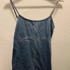 Jeansklänning Bay - Köpte fel storlek på Plick 💔