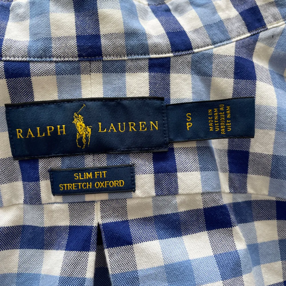 Mönstrad Ralph Lauren skjorta i bra skick. Storlek S(slim fit). Skjortor.