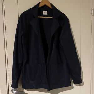 John henrick overshirt m - Säljer då lite för liten säljes splitter ny jag är 192 passar runt 180