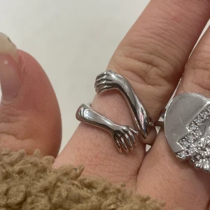 Ioaku ring - Jättefin iokuring fick dupletter när jag fyllde år❤️❤️nypris 400