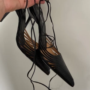 Libera Pointed KittenHeels - Säljer dessa absolut underbara pointed heels i storlek 39. Om du har frågor eller önskar fler bilder är det bara att hmu! 