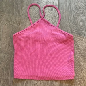 Linne - Säljer nu mitt somriga rosa linne ifrån zara! Fint skick och inga skador💞