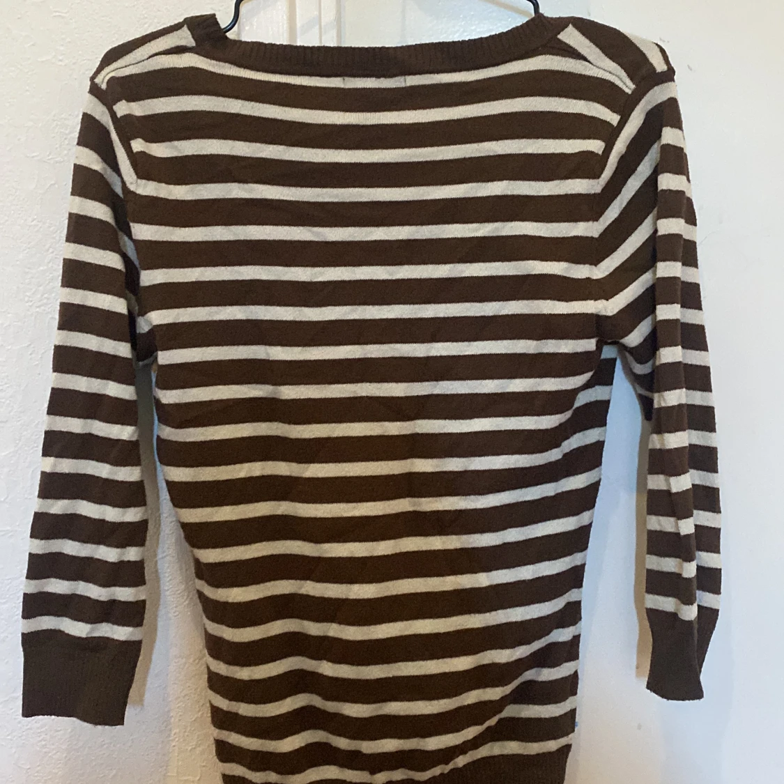 Brun randig tröja - 90