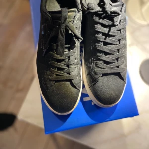 Jack&Jones skor - Nästan oanvända Jack&Jones skor, riktigt trändiga och köpte dem för 800kr