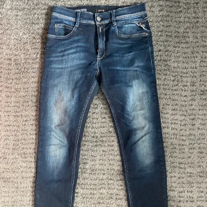 Replay jeans - 8/10 skick, storlek 14A. Skriv vid frågor eller funderingar!