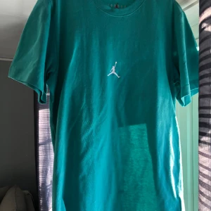 Jordan t-shirt  - Jordan tröja Snygg Storlek S