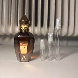 Xerjoff Alexandria II Sample - Samplar min Alexandria II från Xerjoff, en av de bästa dofterna någonsin. Splittar av 2/5ml säljs med pris 180/400kr respektive. Kan kombineras med diverse andra dofter från min samling.