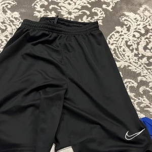 Nike shorts  - Träningsshorts använda nypris 199 kr mitt 30 kr 