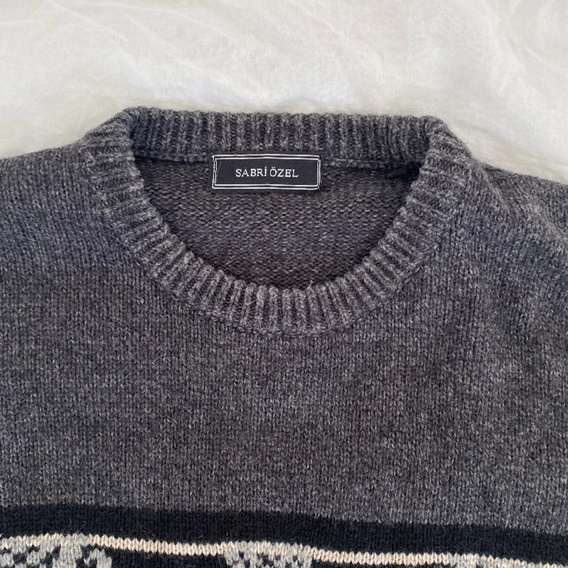 Sabri Özel stickad tröja  - 90