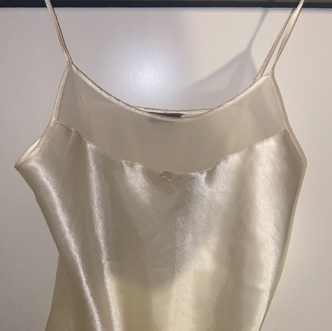 Vit sidenklänning - 90