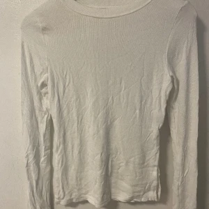 Topp - Vit långärmad topp från shein, endast provad. 