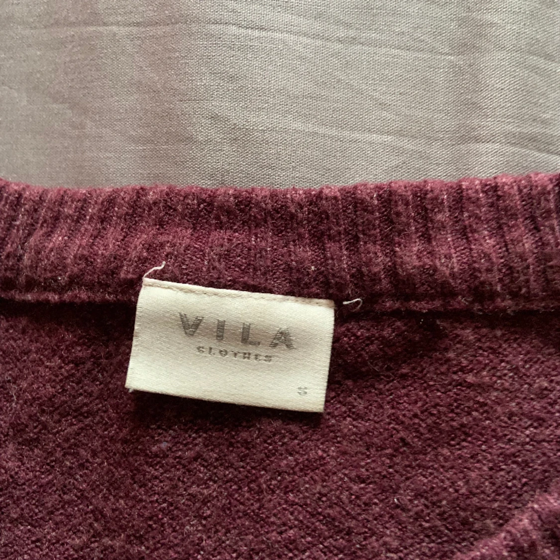 Vinröd stickad tröja - 91