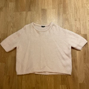 Stickad topp - Fin stickad tröja som ej är min stil, i nyskick utan någon typ av defekt❤️
