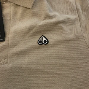 Moose knuckles piké - 10/10 skick. Går för 1699.  Säljer för att det inte är min stil längre. 