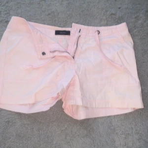 Jeans shorts - Rosa Jeans shorts från vero Moda  