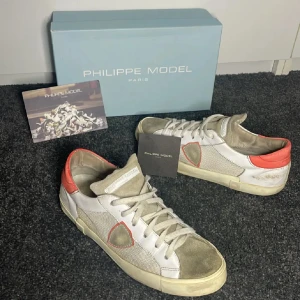 Byter eller säljer Philip Model - Sällsynta Philip Model som är använda sparsamt.9/10 condition .Skicka gärna bud. Kan även byta mot vilka skor som helst så skicka gärna vad ni har!   Skriv vid frågor eller funderingar. Mvh Moltas